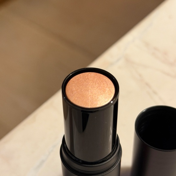 Reina Rebelde On Your Face Radiance Stick in Sueño - Picture 5 of 8